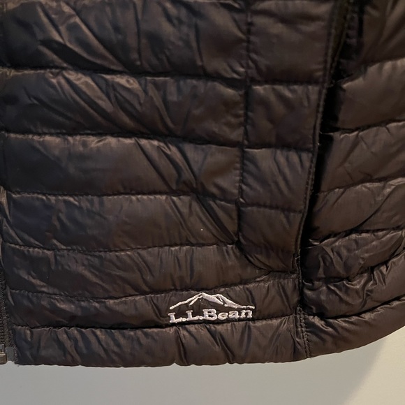 COPY - LLBean Down Packaway Vest. Black XS. - Picture 4 of 4